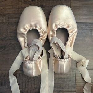 Point Shoes for Craft Purposes